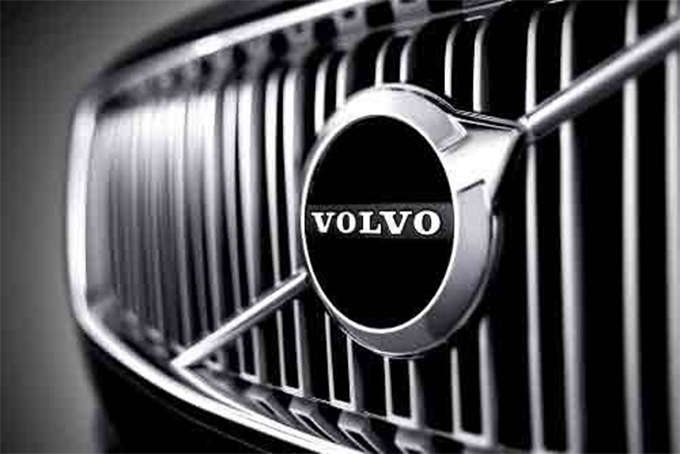 Volvo’dan iki yeni R-Desing geliyor